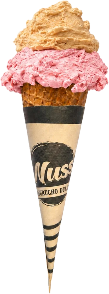 Barquillo Nuss con helado de frutilla y dulce de leche
